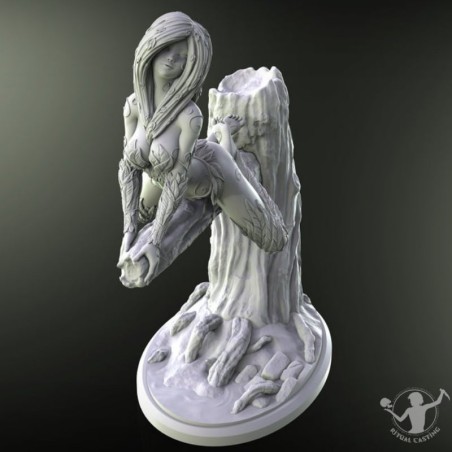 Figure Autumn, the dryad beauty