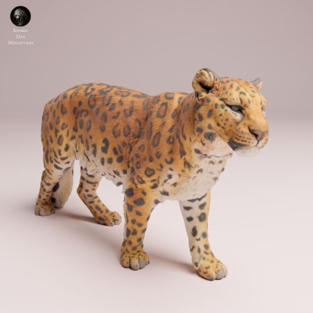 Leopardo Del Amur - Miniatura De Resina Para Pintar Y Coleccionar