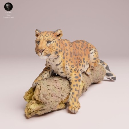 Resting Amur Leopard - Detailed Resin Miniature for Collectors