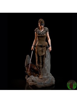 Senua Figure